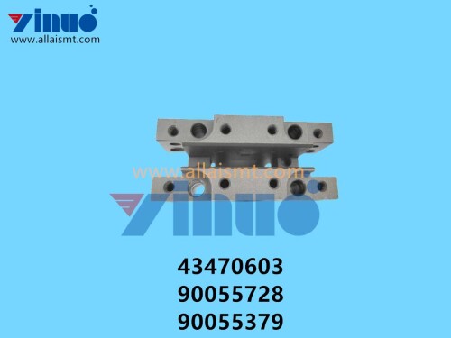 43470603-90055728-90055379-Universal-AI-HOUSINGCLINCH-2.jpg