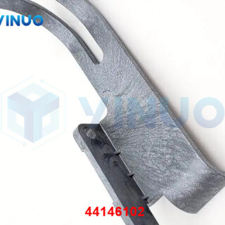 UIC-44146102-CHUTE-1