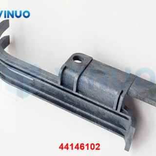 UIC-44146102-CHUTE-2