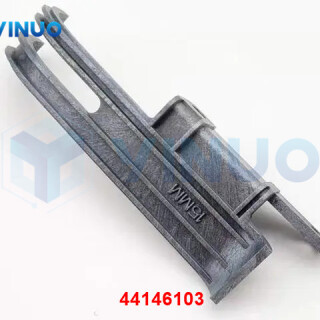 UIC-44146103-CHUTE-2