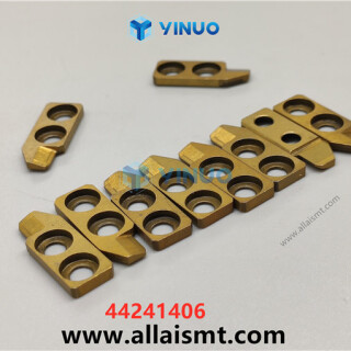 UIC-44241406-FORMER-INSIDE-R-4