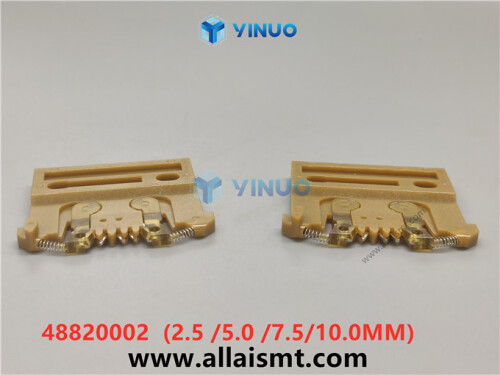 UIC 48820002 Carrier Clip Assembly (2)